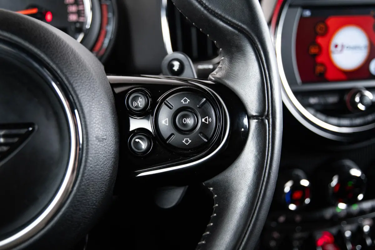 2.0 Cooper S ALL4 Salt Trekhaak - Camera - Comfort access - Stoelverwarming - Elektrische achterklep - Park Assistant - Navigatie
