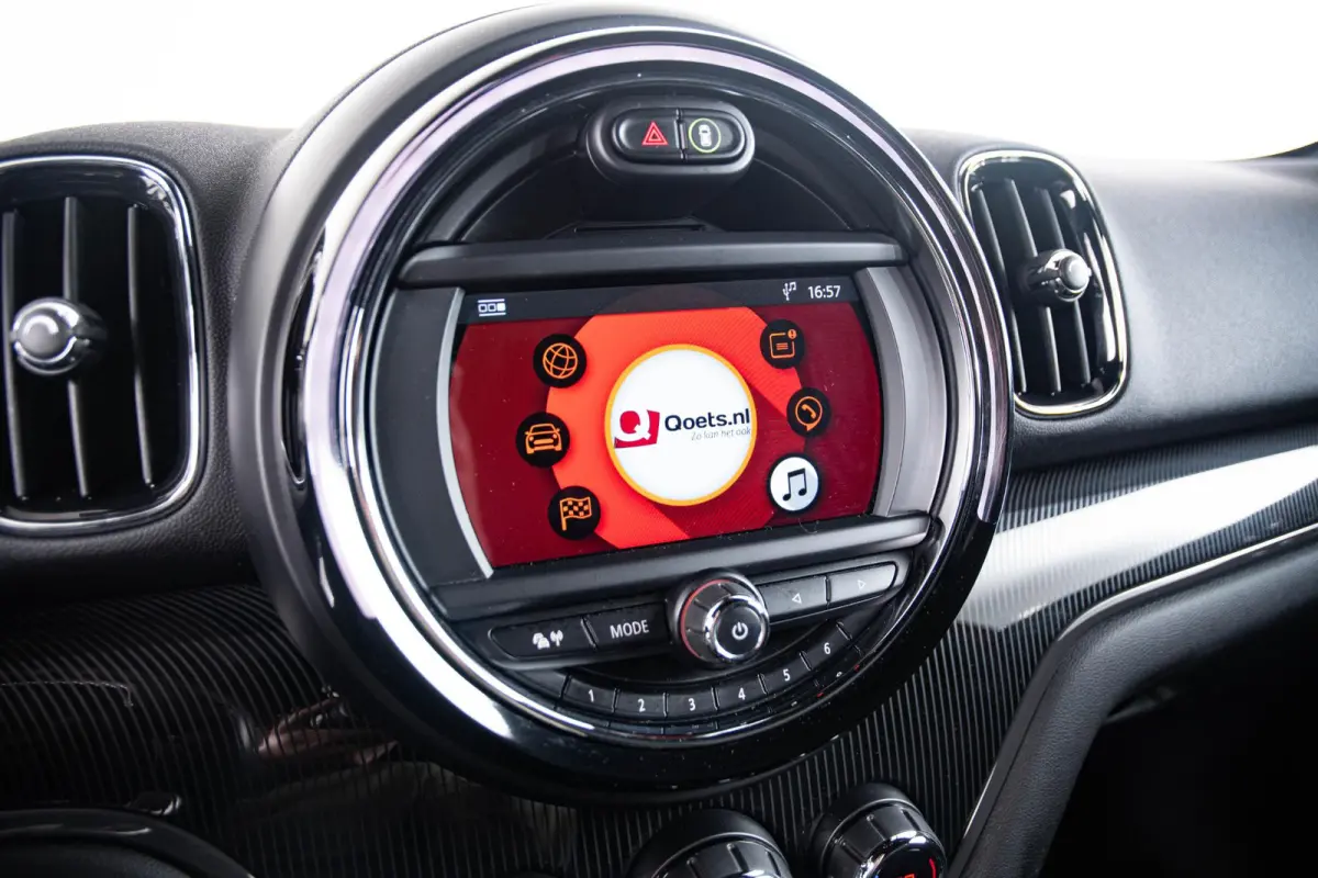 2.0 Cooper S ALL4 Salt Trekhaak - Camera - Comfort access - Stoelverwarming - Elektrische achterklep - Park Assistant - Navigatie