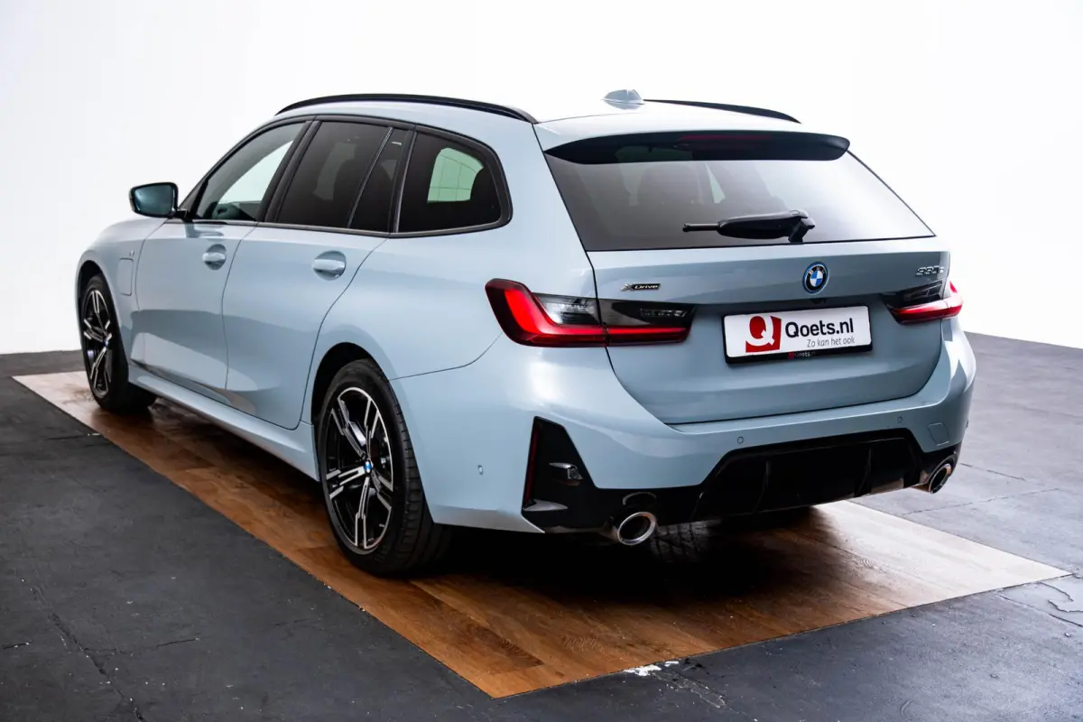 330e xDrive M Sport - Active Cruise Control - Getinte ruiten - Zonneschermen achter - Elektrisch verstelbare/verwarnbare voorstoelen - Parking Assistant Plus - Adaptieve LED koplampen -
