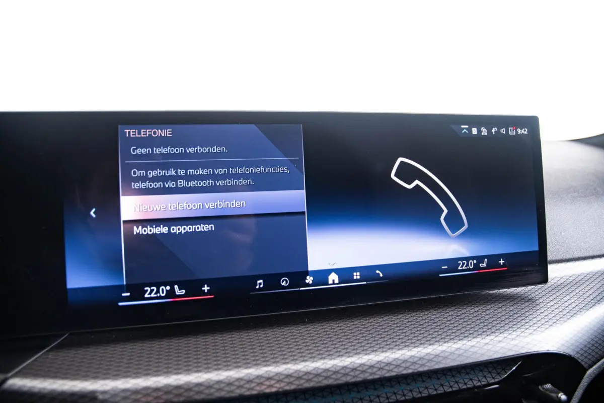330e xDrive M Sport - Active Cruise Control - Getinte ruiten - Zonneschermen achter - Elektrisch verstelbare/verwarnbare voorstoelen - Parking Assistant Plus - Adaptieve LED koplampen -