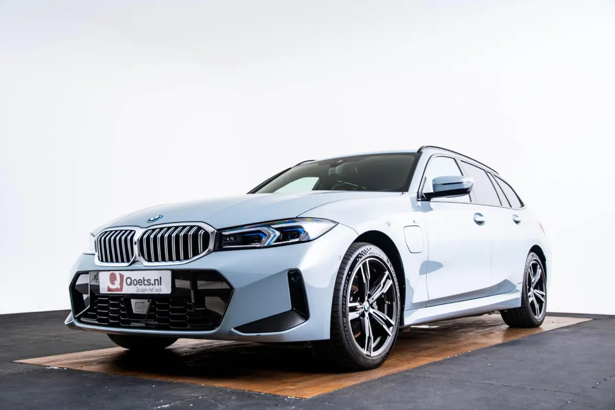 330e xDrive M Sport - Active Cruise Control - Getinte ruiten - Zonneschermen achter - Elektrisch verstelbare/verwarnbare voorstoelen - Parking Assistant Plus - Adaptieve LED koplampen -