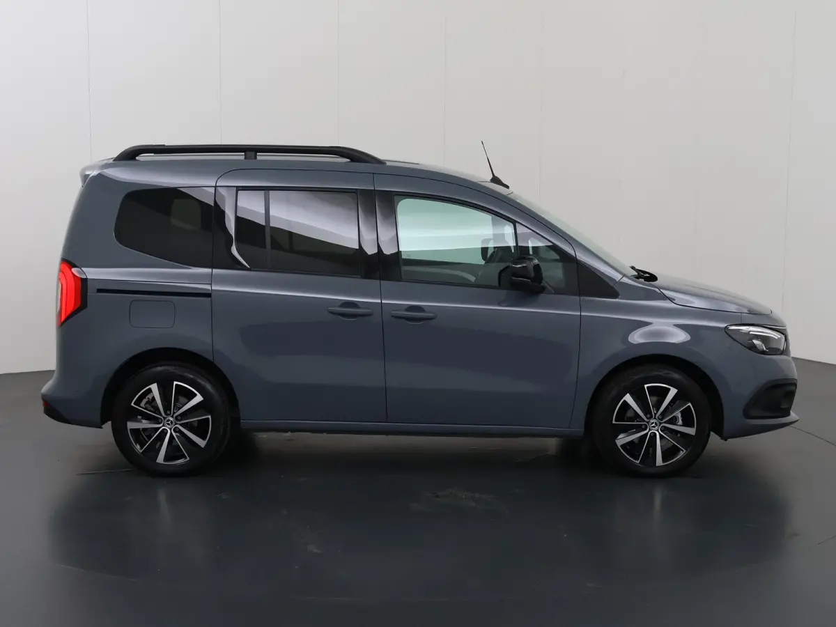 Tourer 200 L1 Premium Plus 45kWh