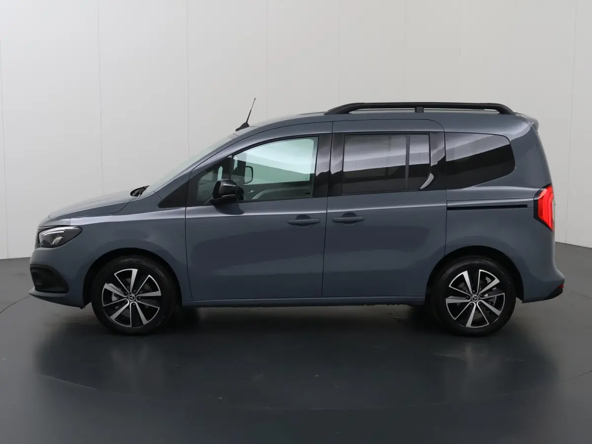 Tourer 200 L1 Premium Plus 45kWh