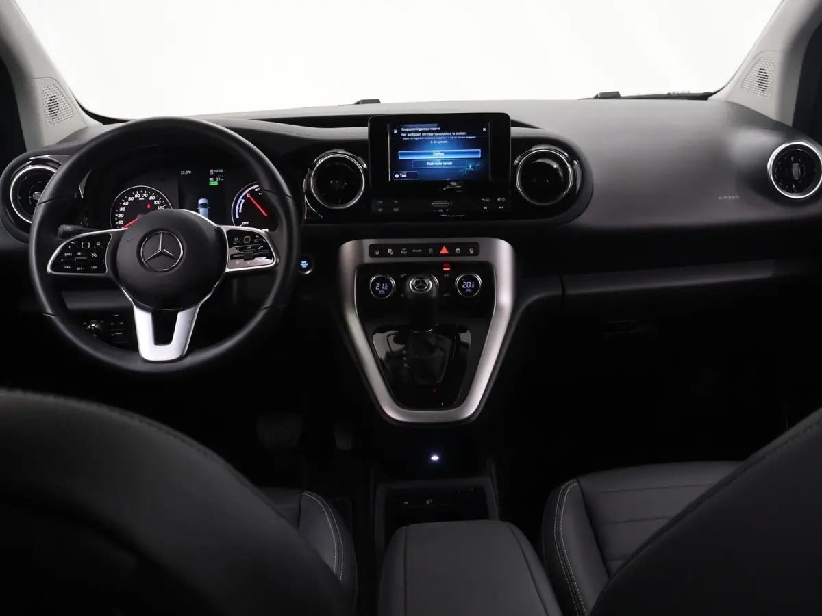 Tourer 200 L1 Premium Plus 45kWh