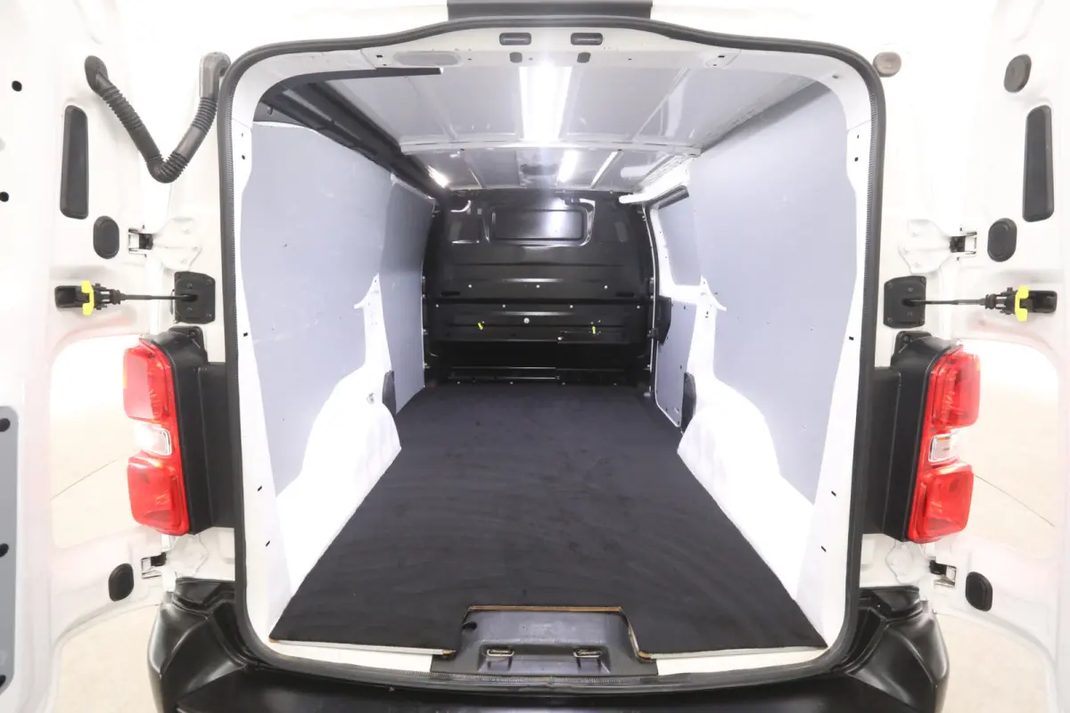 2.0 BlueHDI 144PK L3H1 | Automaat | Clima | Camera | 3 Zits | Cruise | Carplay | Trekhaak