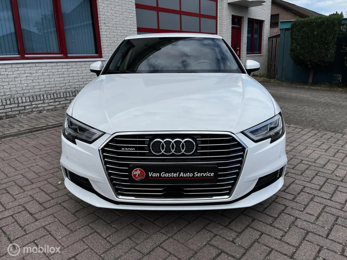 1.4 e-tron NAVI/VIRTUAL/CLIMA/CRUISE