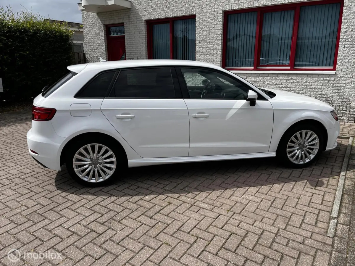 1.4 e-tron NAVI/VIRTUAL/CLIMA/CRUISE