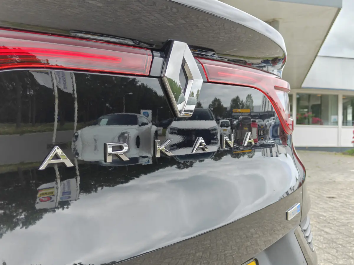 1.6 E-Tech Hybrid 145 R.S. Line / Trekhaak / Carplay / Keyless / Bose / Camera / Verw. V. stoelen & stuur / Leder / LED /