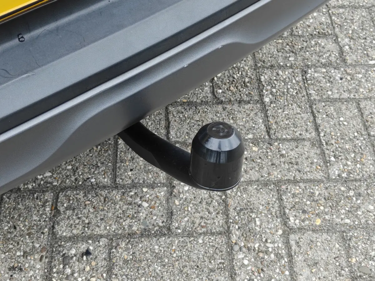 1.6 E-Tech Hybrid 145 R.S. Line / Trekhaak / Carplay / Keyless / Bose / Camera / Verw. V. stoelen & stuur / Leder / LED /