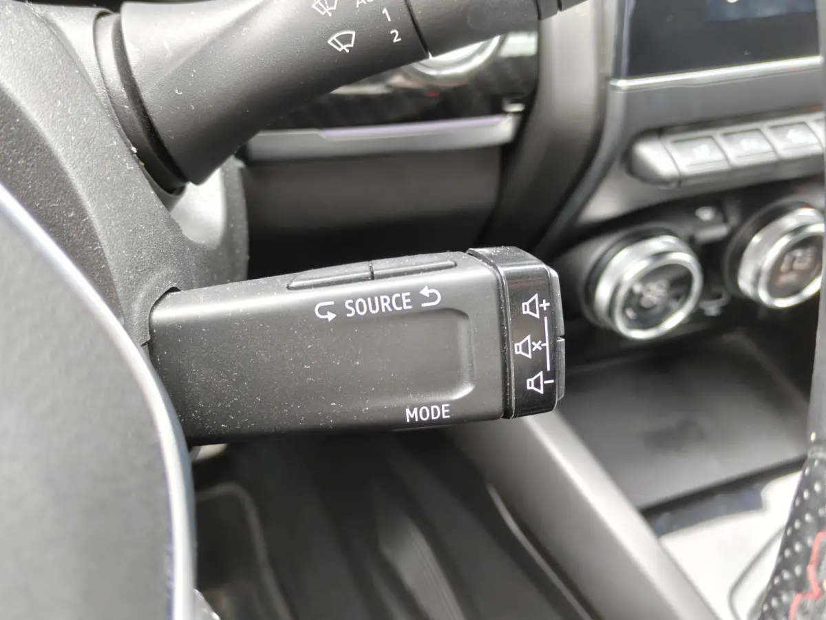 1.6 E-Tech Hybrid 145 R.S. Line / Trekhaak / Carplay / Keyless / Bose / Camera / Verw. V. stoelen & stuur / Leder / LED /