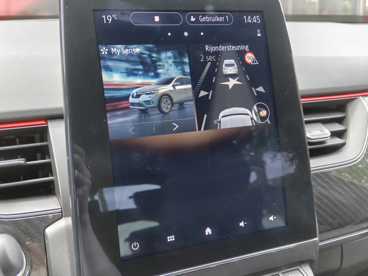 1.6 E-Tech Hybrid 145 R.S. Line / Trekhaak / Carplay / Keyless / Bose / Camera / Verw. V. stoelen & stuur / Leder / LED /