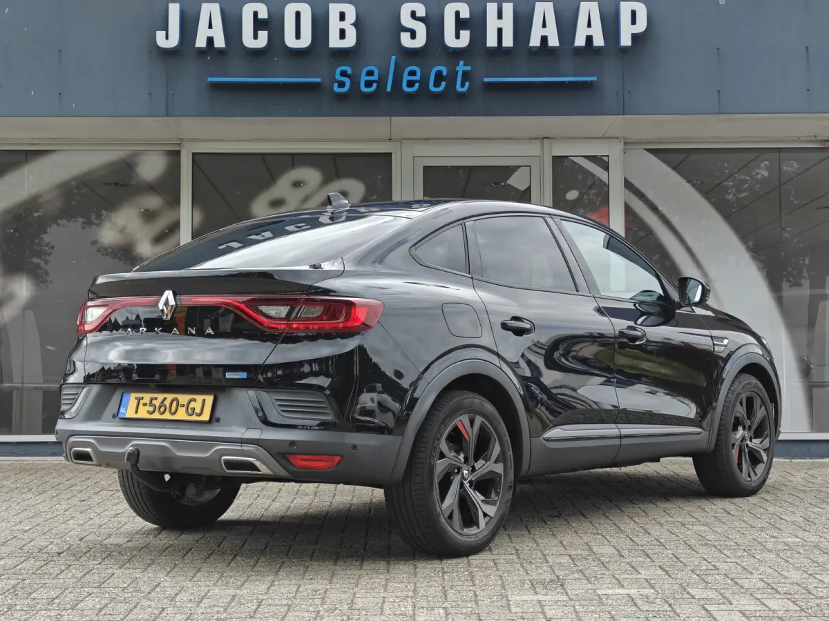 1.6 E-Tech Hybrid 145 R.S. Line / Trekhaak / Carplay / Keyless / Bose / Camera / Verw. V. stoelen & stuur / Leder / LED /