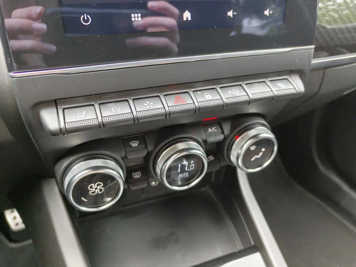1.6 E-Tech Hybrid 145 R.S. Line / Trekhaak / Carplay / Keyless / Bose / Camera / Verw. V. stoelen & stuur / Leder / LED /