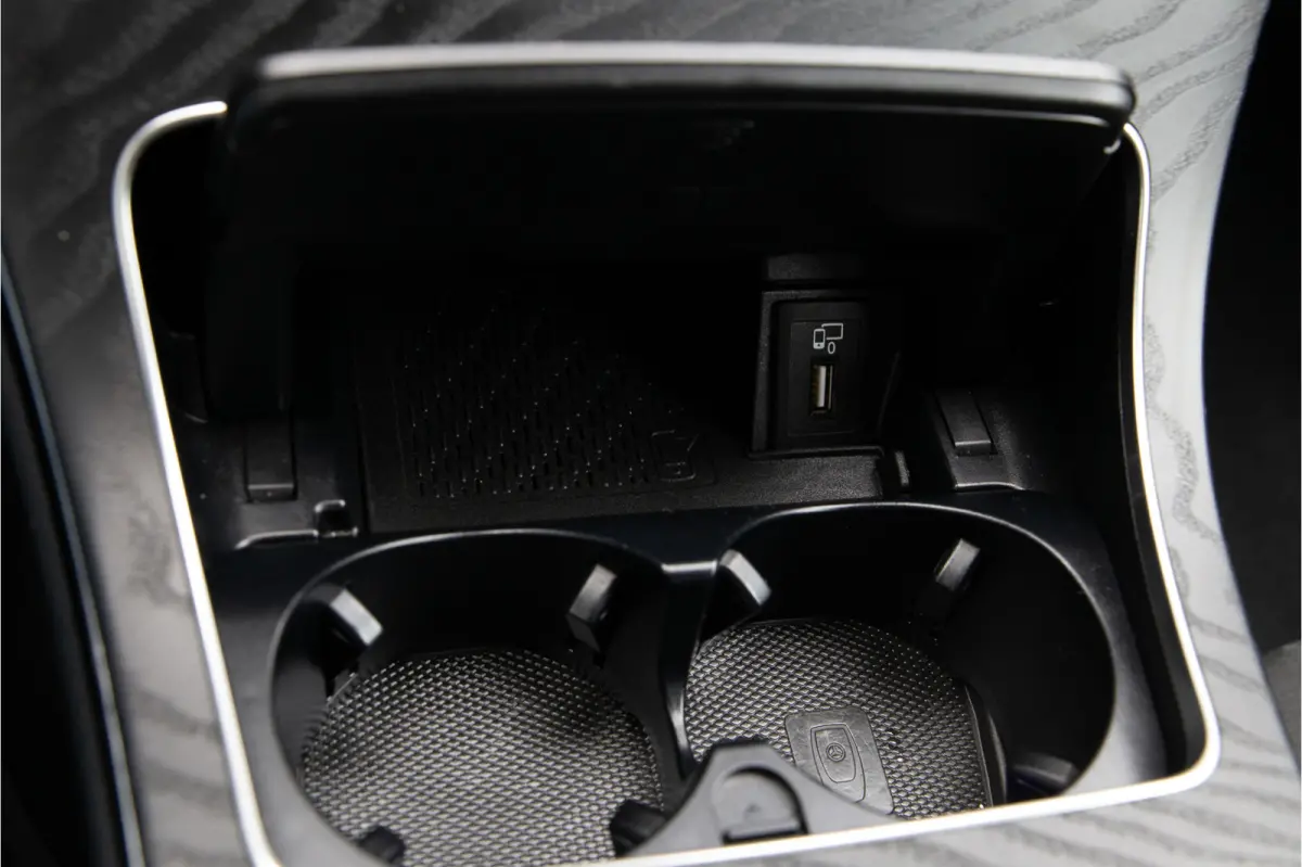 300 e AMG Nightpakket, Digital Cockpit, Trekhaak, Facelift