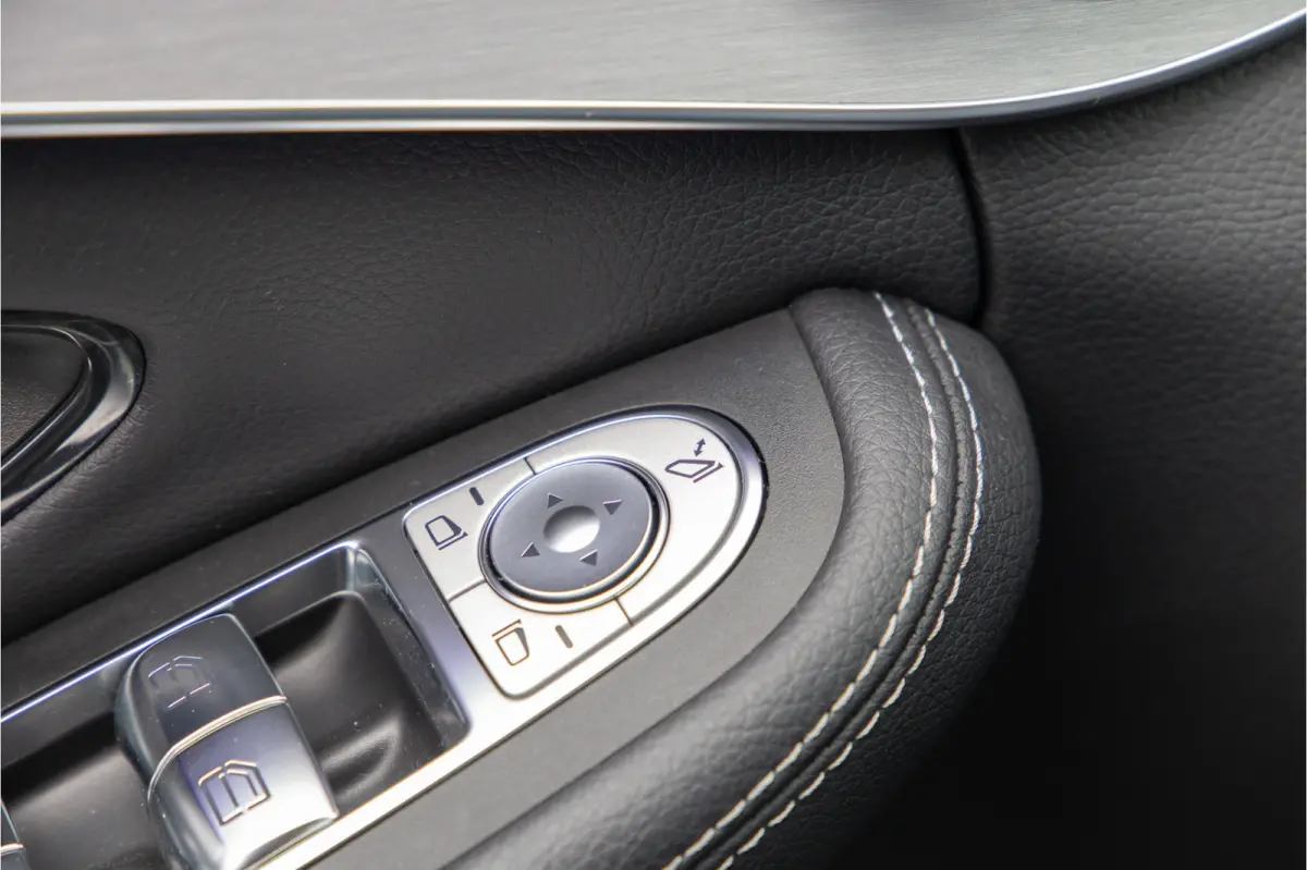 300 e AMG Nightpakket, Digital Cockpit, Trekhaak, Facelift