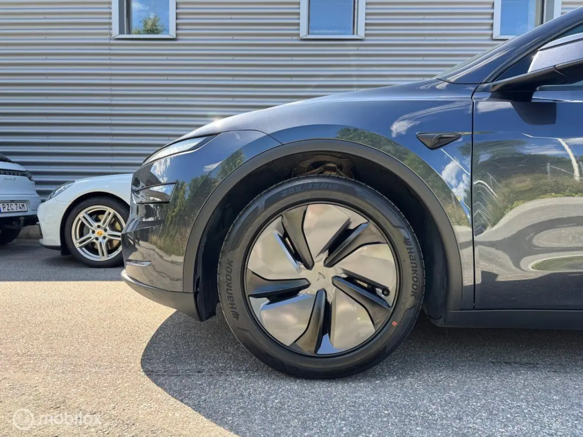 Premium Long Range AWD 75 kWh, trekh, winterb