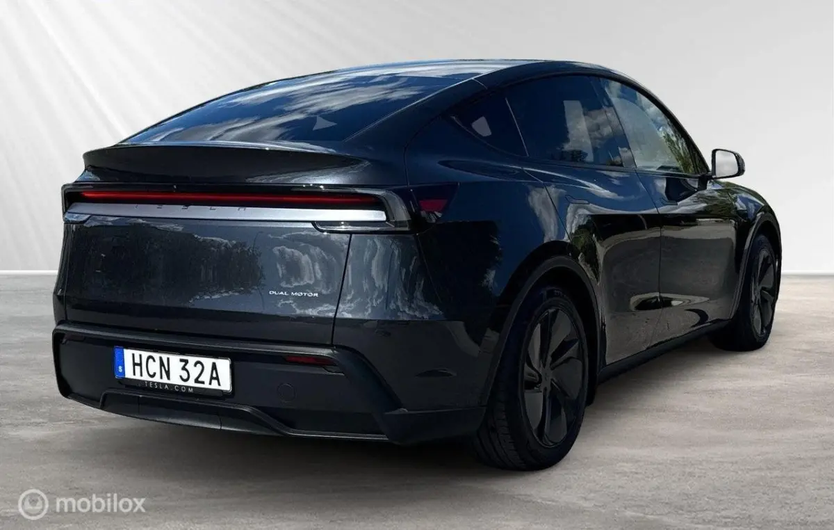Premium Long Range AWD 75 kWh, trekh, winterb