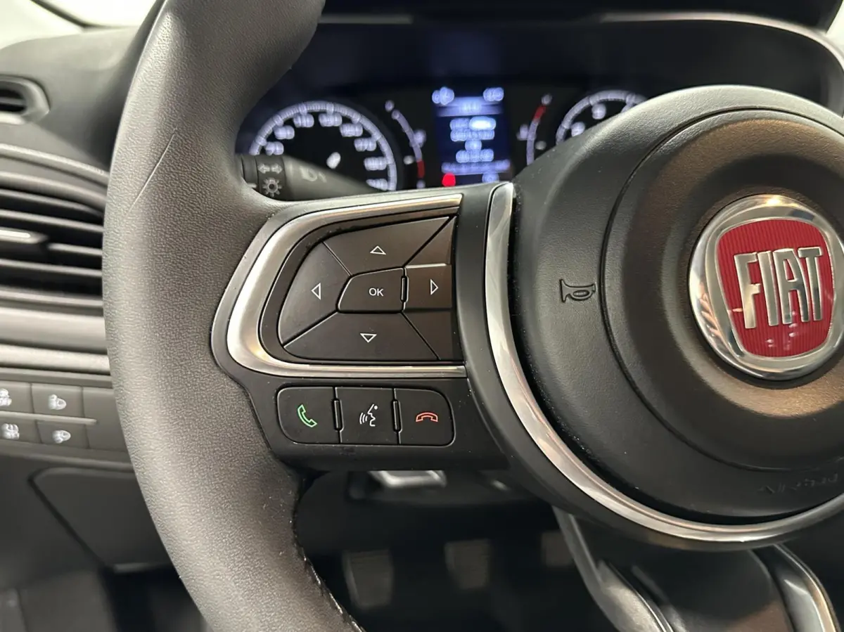 1.0 Life CRUISE CLIMA LM NAVI CARPLAY