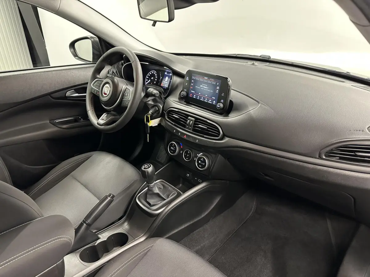 1.0 Life CRUISE CLIMA LM NAVI CARPLAY