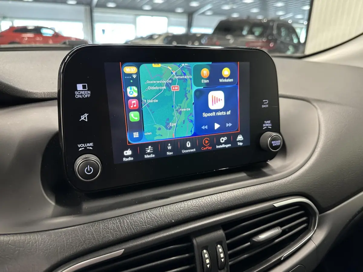 1.0 Life CRUISE CLIMA LM NAVI CARPLAY
