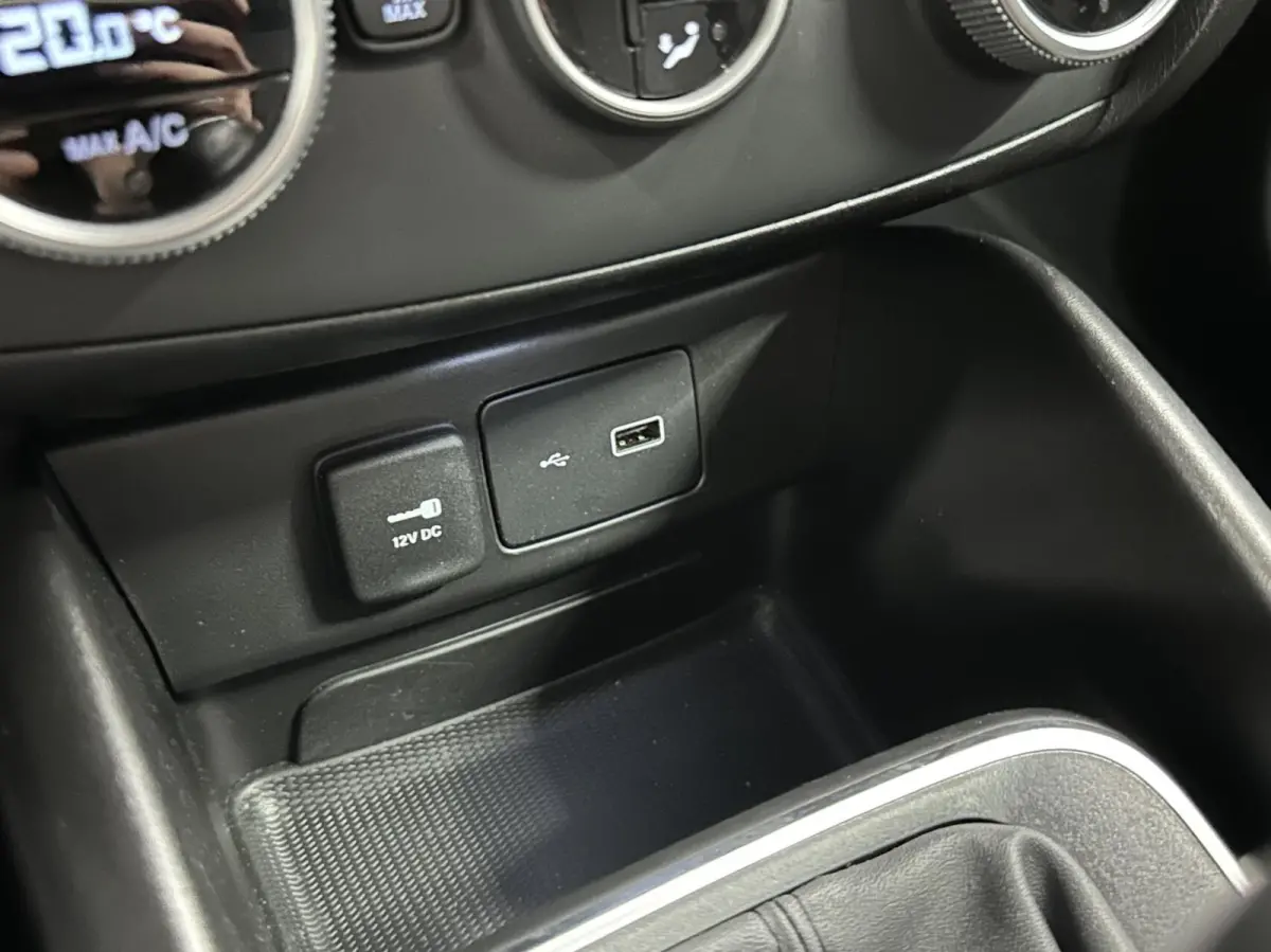 1.0 Life CRUISE CLIMA LM NAVI CARPLAY
