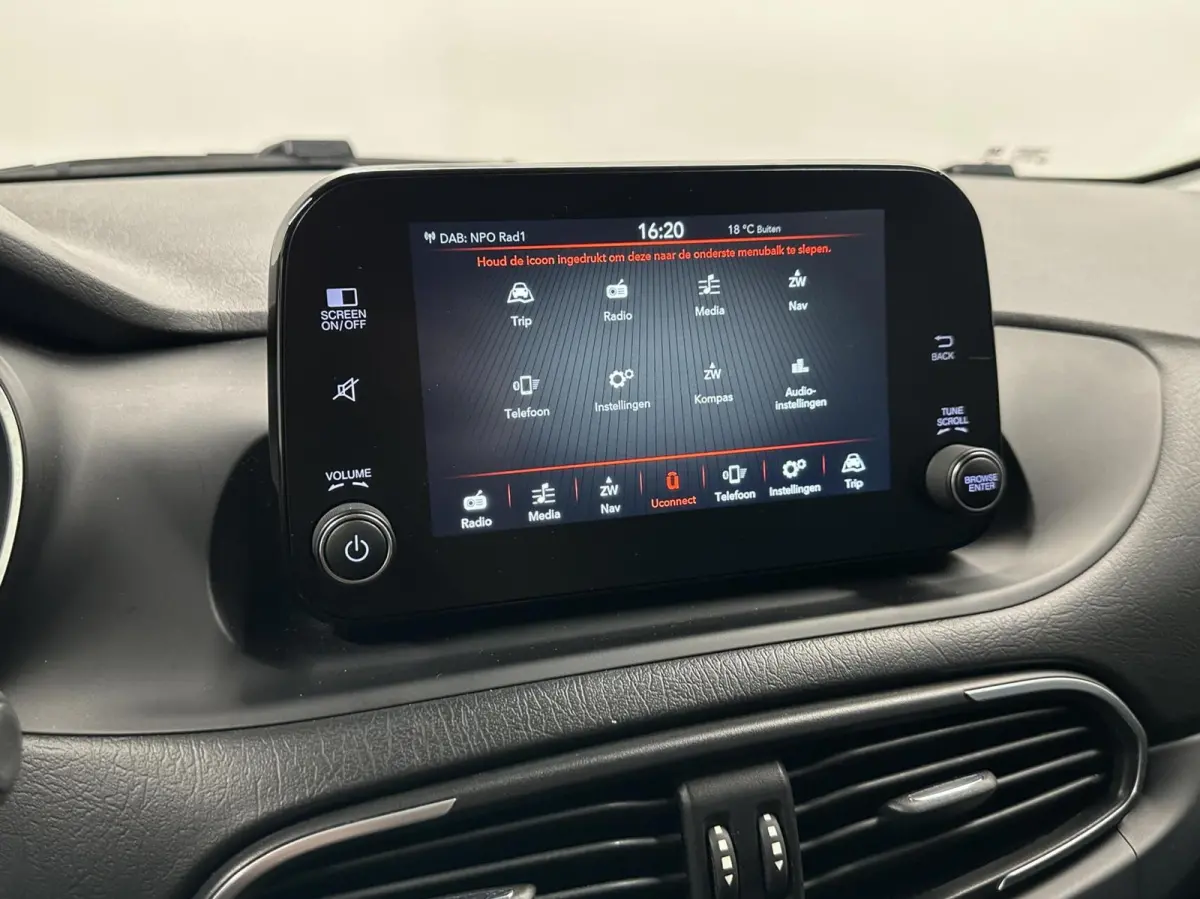 1.0 Life CRUISE CLIMA LM NAVI CARPLAY