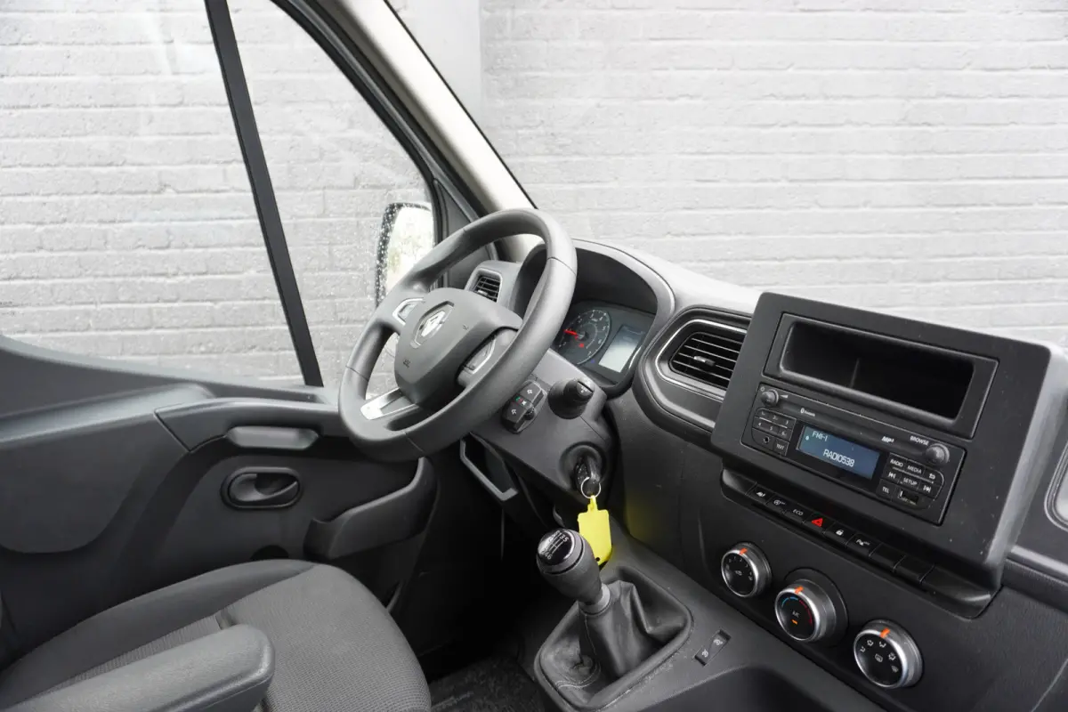 2.3 dCi 150PK L2H2 - EURO 6 - Airco - Cruise - PDC - €13.950,- Excl.