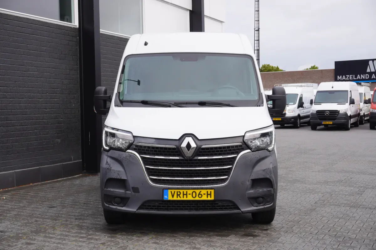2.3 dCi 150PK L2H2 - EURO 6 - Airco - Cruise - PDC - €13.950,- Excl.