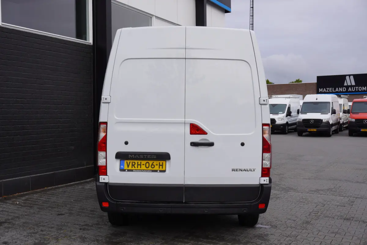 2.3 dCi 150PK L2H2 - EURO 6 - Airco - Cruise - PDC - €13.950,- Excl.
