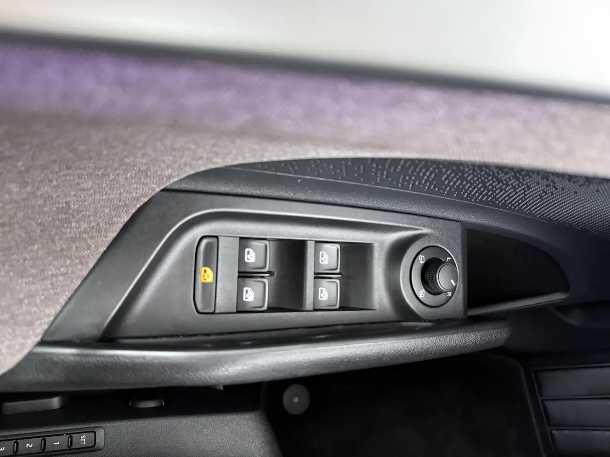 60 First Edition | SOH 92,8% | Adaptieve Cruise Control | Stoel- & Stuurverwarming |