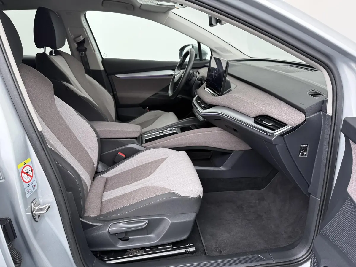 60 First Edition | SOH 92,8% | Adaptieve Cruise Control | Stoel- & Stuurverwarming |