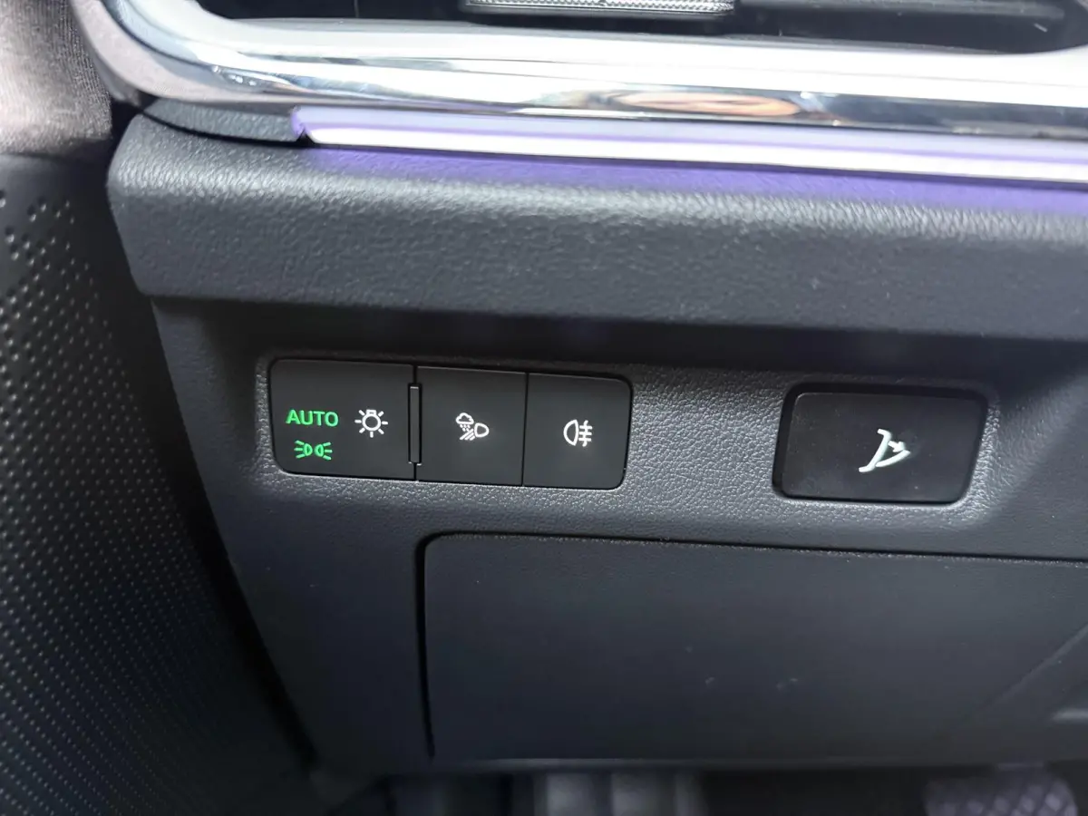 60 First Edition | SOH 92,8% | Adaptieve Cruise Control | Stoel- & Stuurverwarming |