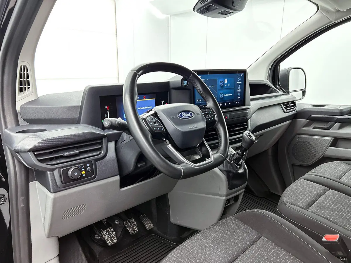 300 2.0 TDCI L2H1 Trend Nieuw Model Navigatie Cruise Camera Parkeersensoren Trekhaak