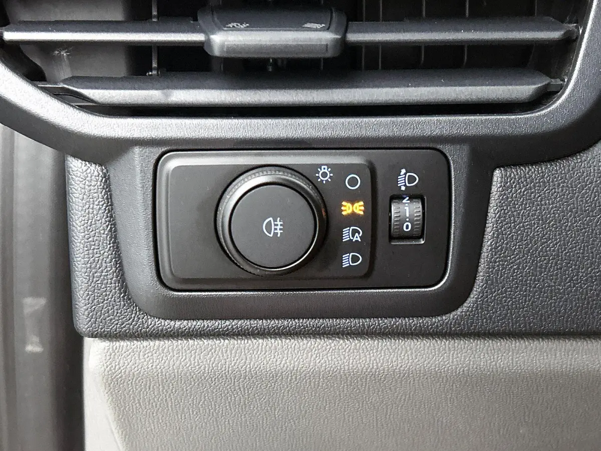 300 2.0 TDCI L2H1 Trend Nieuw Model Navigatie Cruise Camera Parkeersensoren Trekhaak