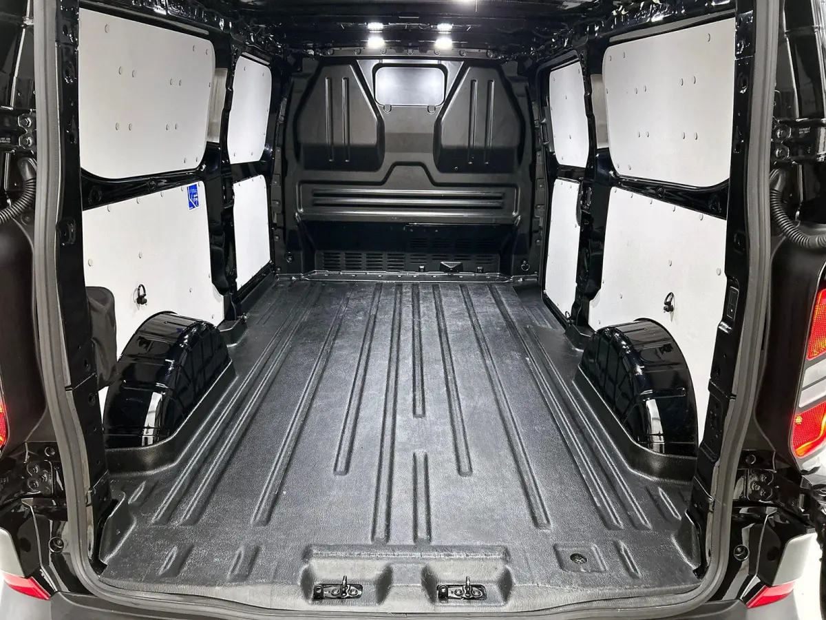 300 2.0 TDCI L2H1 Trend Nieuw Model Navigatie Cruise Camera Parkeersensoren Trekhaak