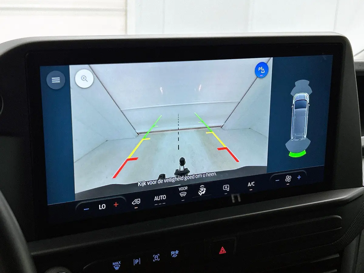 300 2.0 TDCI L2H1 Trend Nieuw Model Navigatie Cruise Camera Parkeersensoren Trekhaak