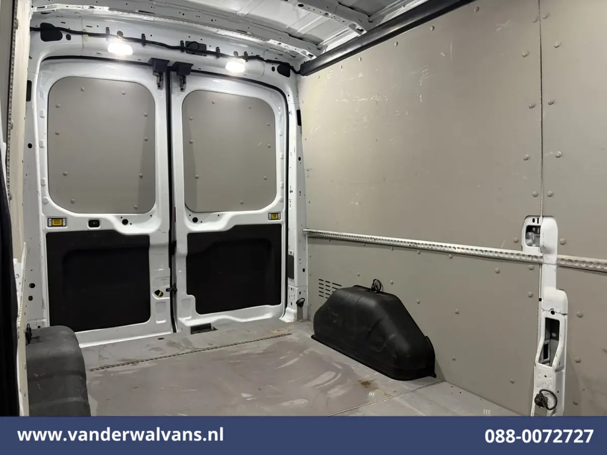 2.0 TDCI 131pk L3H2 Euro6 Airco | Camera | Cruisecontrol | Verwarmde Voorruit 270 Graden Achterdeuren, Parkeersensoren, Bijrijdersbank