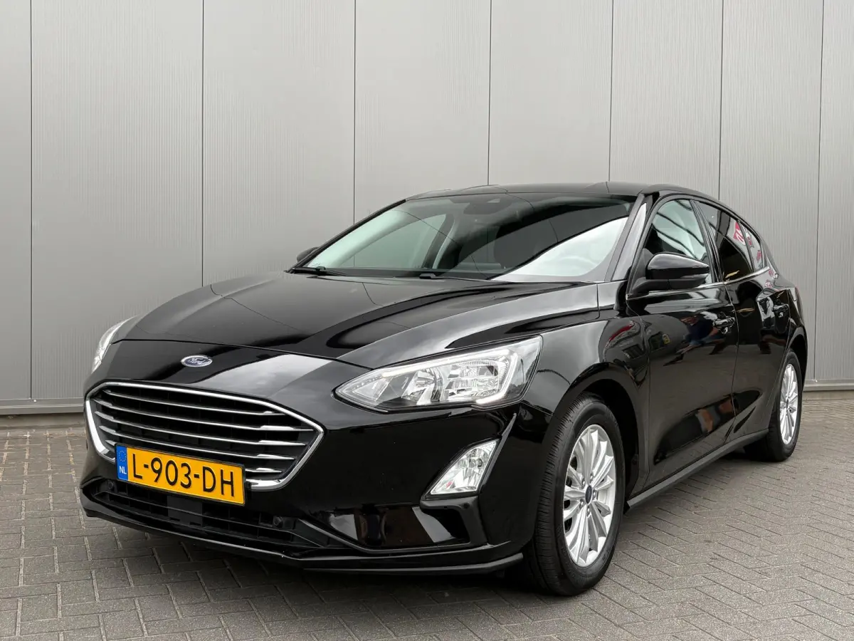 125PK EcoB. Automaat Titanium Carplay-android/Navigatie/Parkeerhulp/Camera/Keyfree