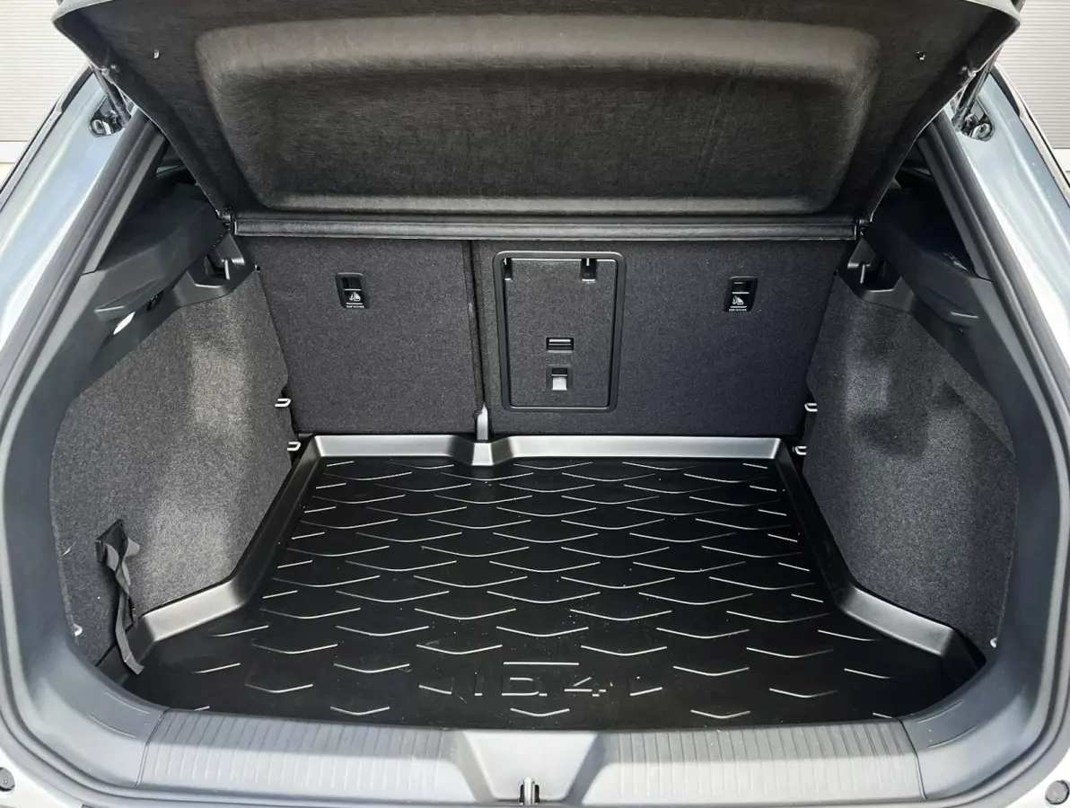 286pk Pro Limited Edition 77 kWh | App Connect | Navigatie | Stoelverwarming