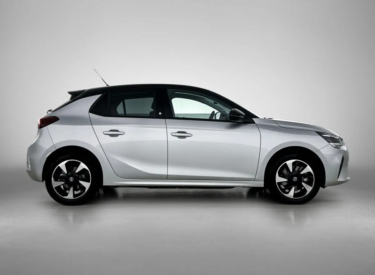 Elegance 50 kWh | ACCU 96% | Climate Control | Camera | Apple Carplay/ Android Auto | LMV 16'' | Cruise Control |