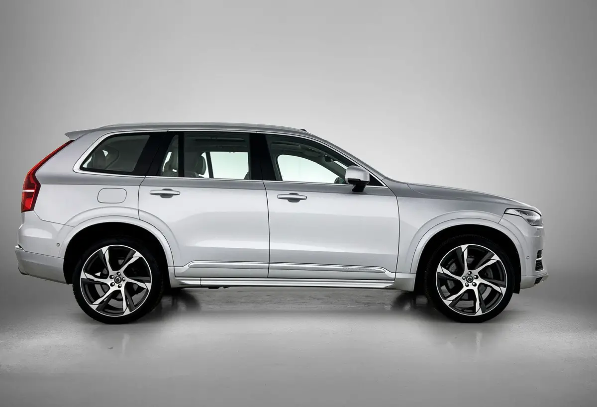 2.0 T8 Twin Engine AWD Inscription | Luchtvering | Navigatie | Elektrisch Schuif / Kantel dak | Lederen bekleding | Elektrisch verstelbare Stoelen met geheugen | Camera Achter | Verwarmbaar 