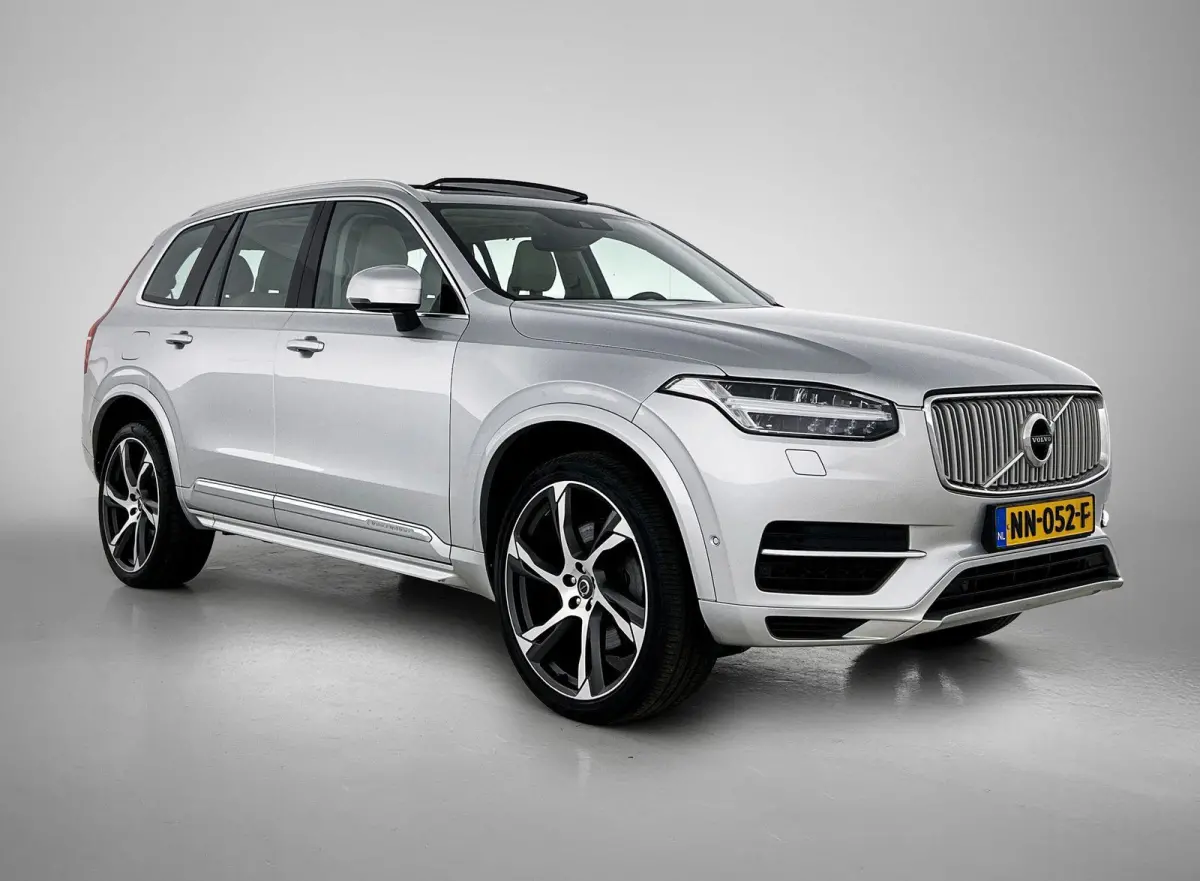2.0 T8 Twin Engine AWD Inscription | Luchtvering | Navigatie | Elektrisch Schuif / Kantel dak | Lederen bekleding | Elektrisch verstelbare Stoelen met geheugen | Camera Achter | Verwarmbaar 
