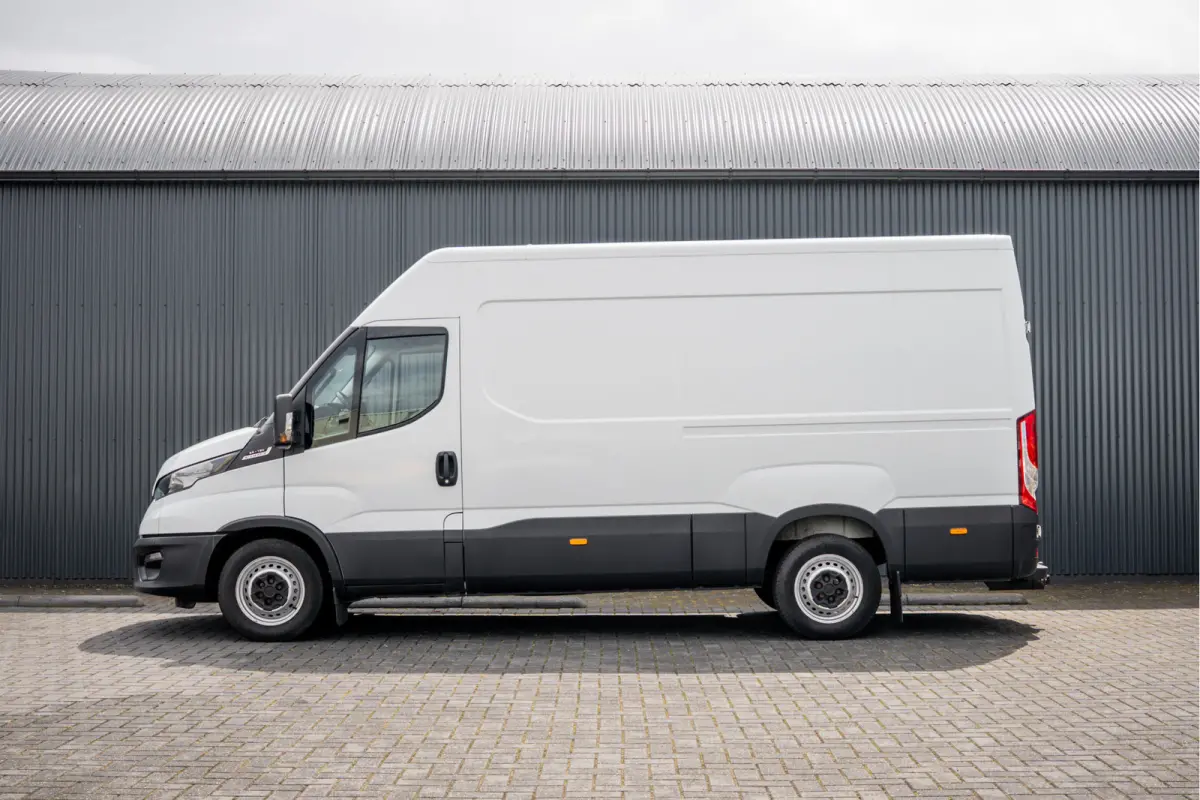 35S18 175 PK 3.0 Liter! | Automaat | 3.500 KG trekgewicht | Camera | Cruise | Airco | Trekhaak | 3-Zits