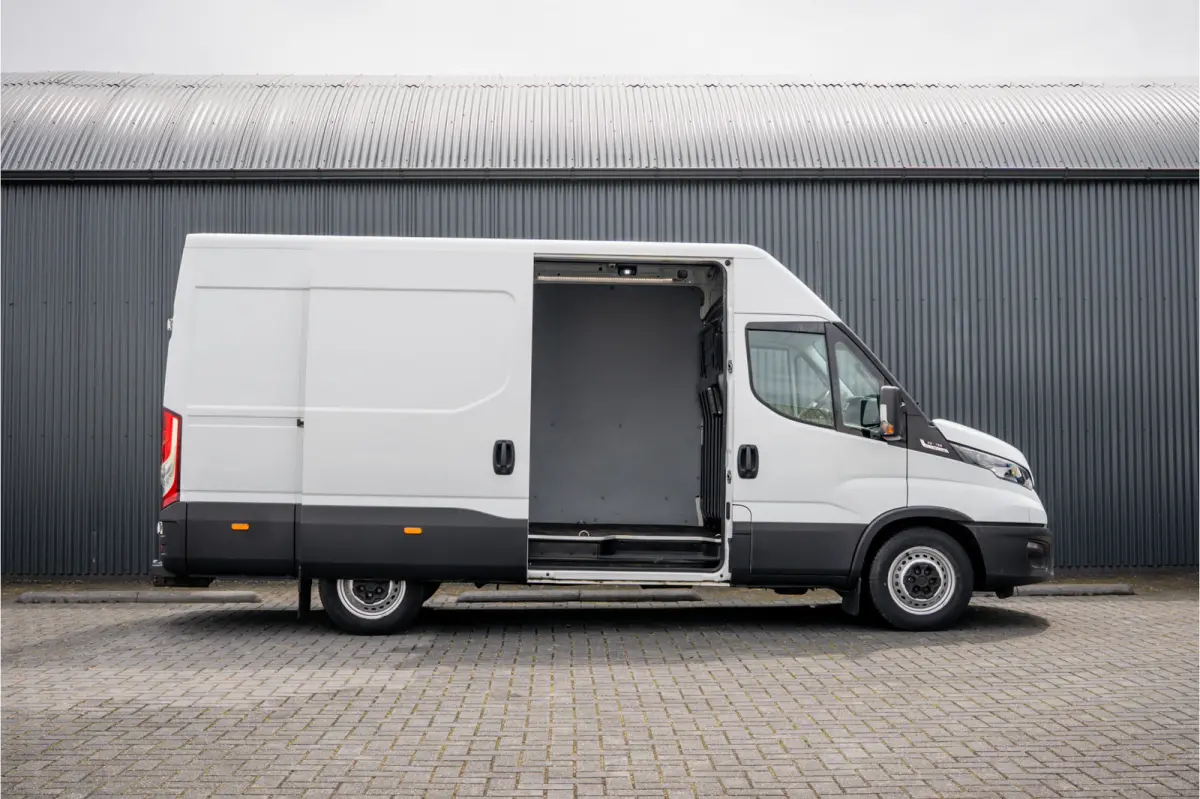 35S18 175 PK 3.0 Liter! | Automaat | 3.500 KG trekgewicht | Camera | Cruise | Airco | Trekhaak | 3-Zits