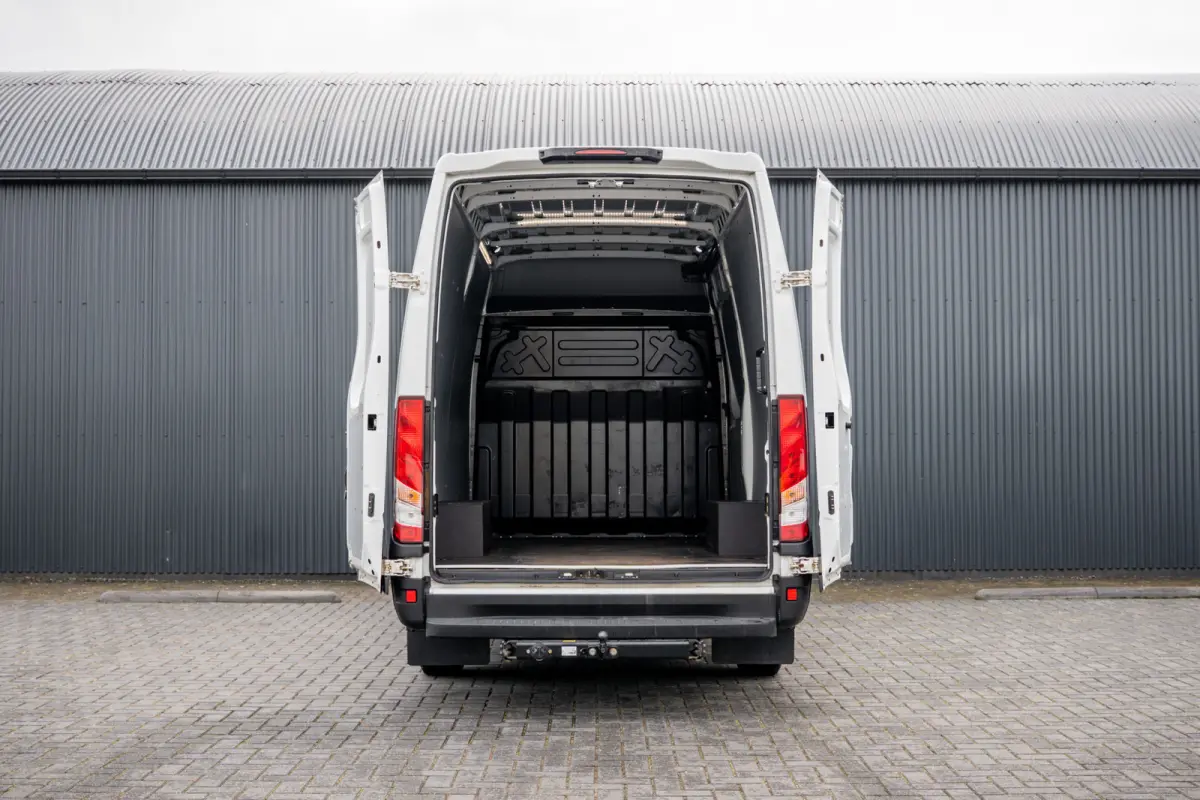 35S18 175 PK 3.0 Liter! | Automaat | 3.500 KG trekgewicht | Camera | Cruise | Airco | Trekhaak | 3-Zits
