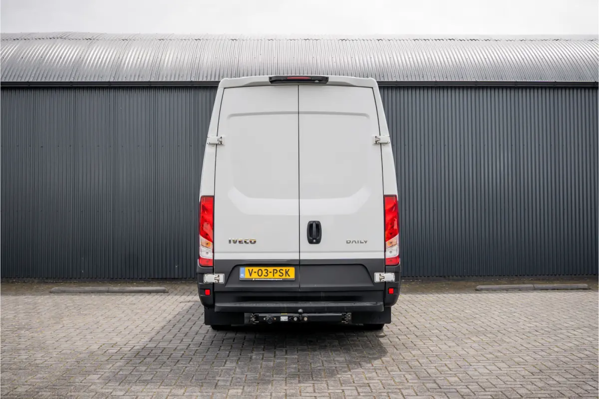 35S18 175 PK 3.0 Liter! | Automaat | 3.500 KG trekgewicht | Camera | Cruise | Airco | Trekhaak | 3-Zits