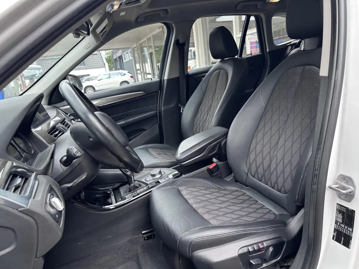 sDrive18i xLine Led, Climat, Head-up. LM..