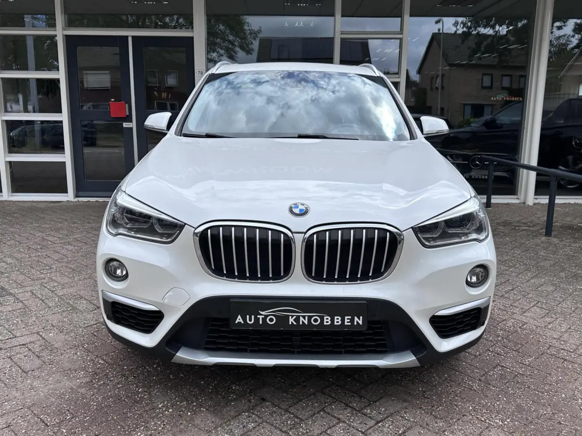 sDrive18i xLine Led, Climat, Head-up. LM..