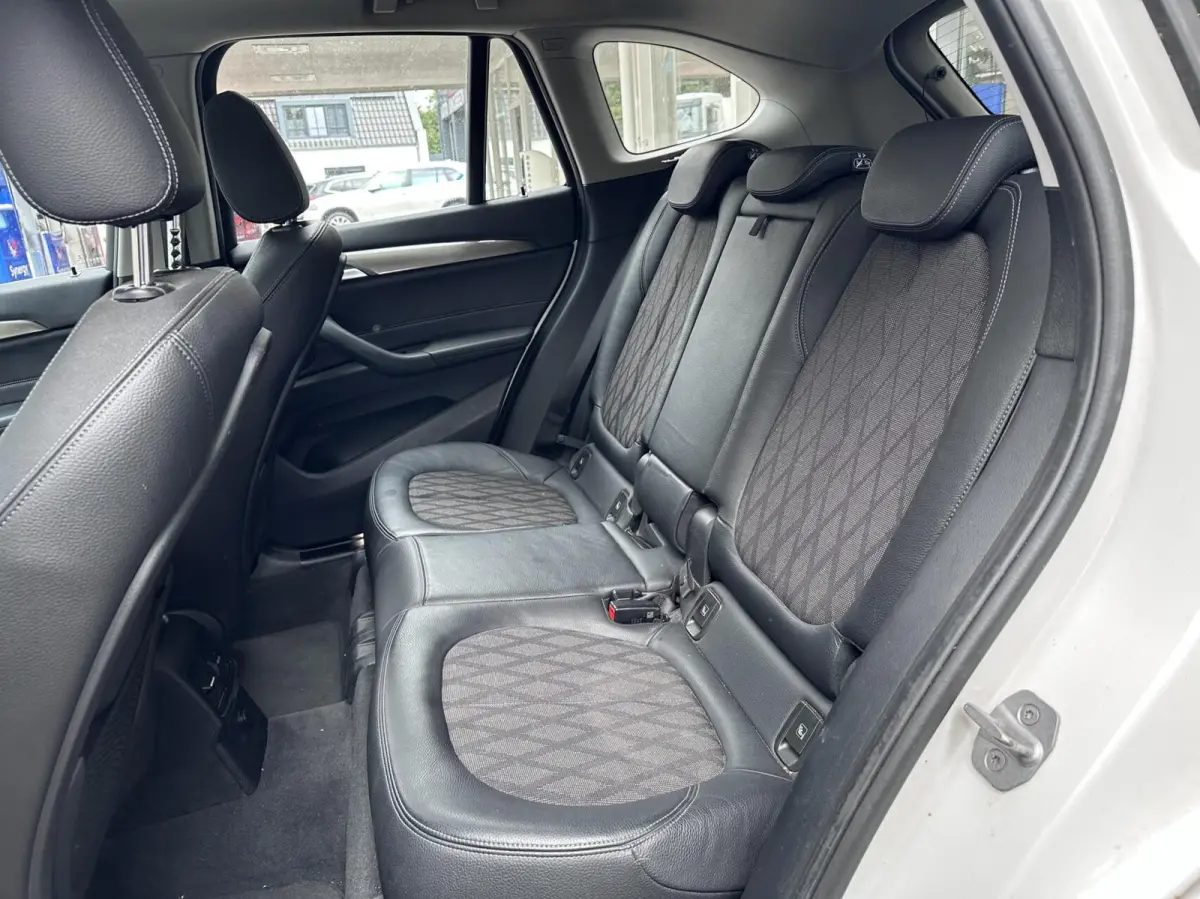 sDrive18i xLine Led, Climat, Head-up. LM..
