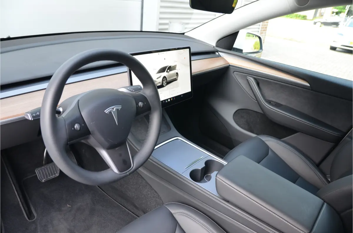 RWD 58 kWh AutoPilot4.0, FSD 99,- p/mnd
